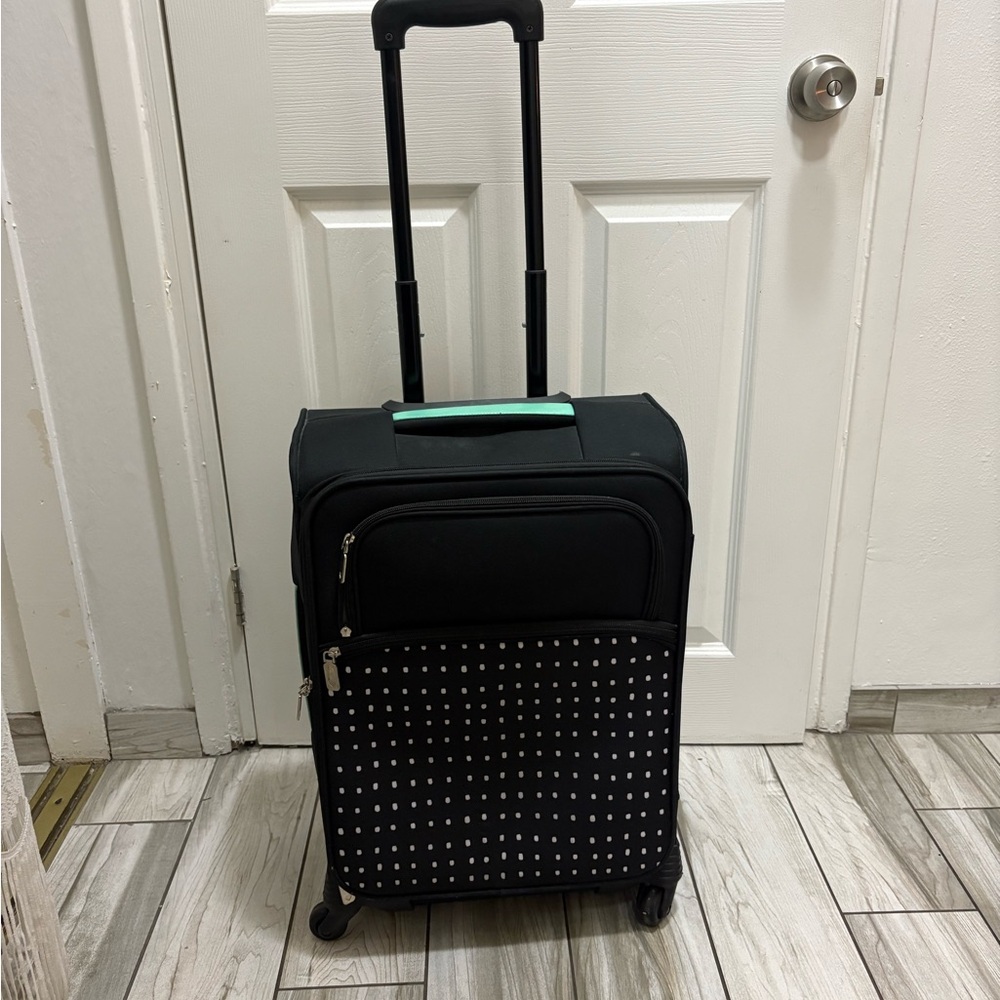 Design Love Fest 4 Wheel Carry On